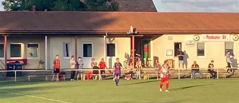 Piłka nożna. Wyprawa na sparing do Penkun. Dwie Stale w jednym meczu