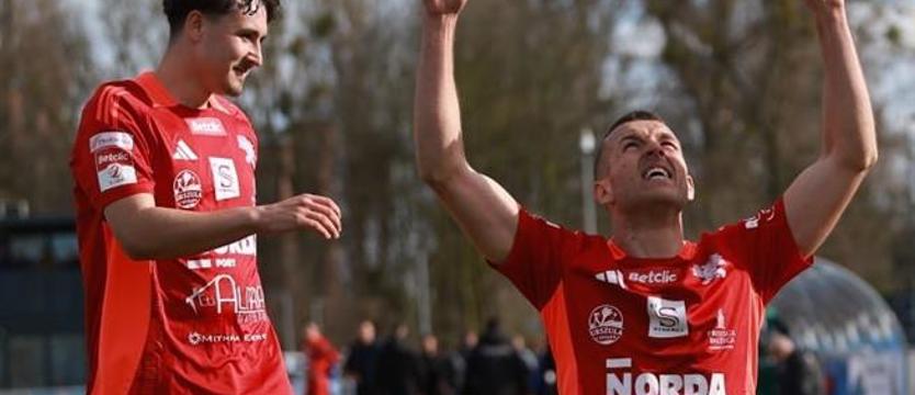 Piłka nożna. Świt odrobił straty