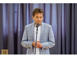 Prezydent Krzystek nagrodził uczniów szczecińskich szkół. 230 tys. zł dla najzdolniejszych