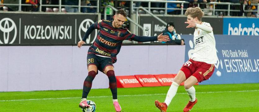 Piłka nożna. Kto wzmocni Pogoń?