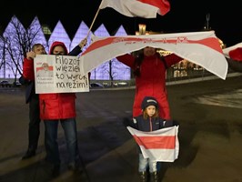 W obronie filozofa. Protest Białorusinów na pl. Solidarności w Szczecinie