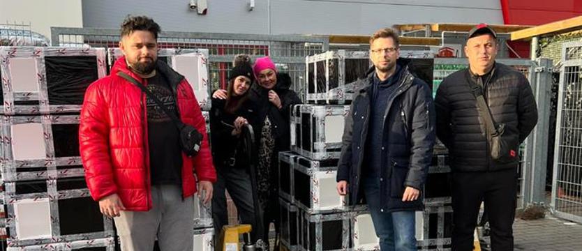 Domki dla kotów pomogą im przetrwać zimę