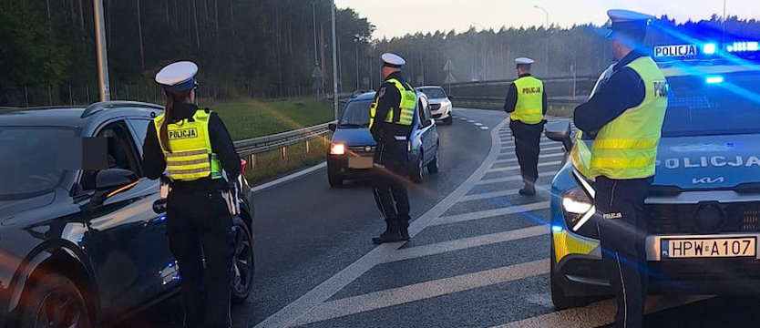 Pijani, za szybko i za głośno. Główne grzechy weekendowych kierowców