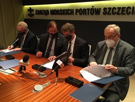„Strażak-28” zasili portową flotę. Podpisano umowę ze stocznią z Gdańska