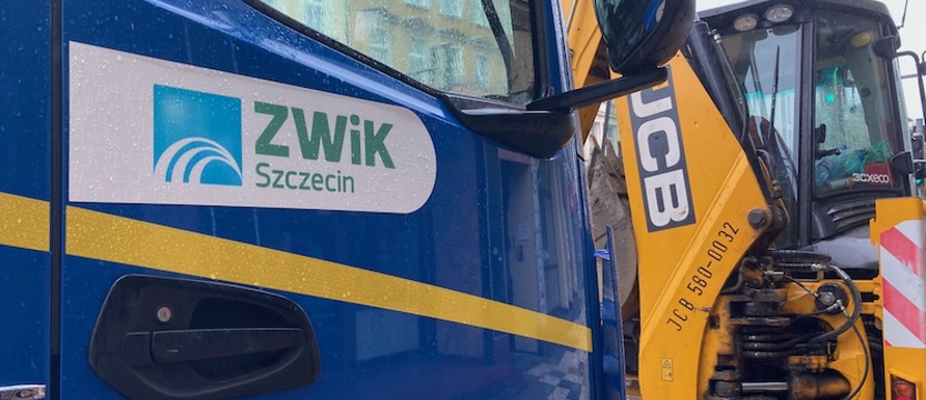 ZWiK usuwa awarię wodociągu. Utrudnienia w ruchu na ul. 26 kwietnia