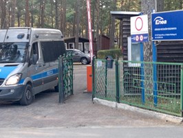 Policja skuła kajdankami ukraińskich ratowników w ośrodku „Enei” w Pogorzelicy