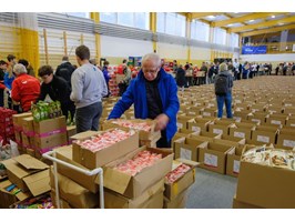 Świąteczne paczki pojechały na Litwę i Łotwę