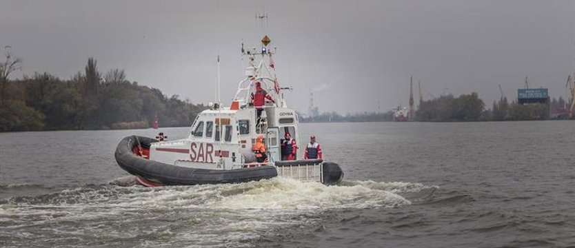 Trwa akcja ratunkowa na Zalewie Szczecińskim. Poszukują 60-letniego mężczyzny