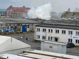 Kłęby dymu nad szczecińskim portem
