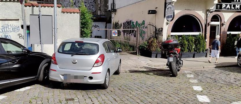 Bezpłatna strefa płatnego parkowania. I nie ma (na nich) mocnych?