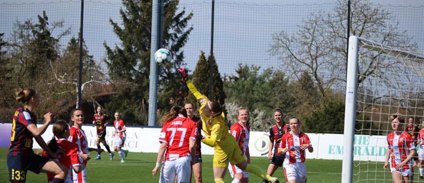 Piłka nożna. Kobieca Pogoń przegrała i straciła szanse na złoto oraz srebro