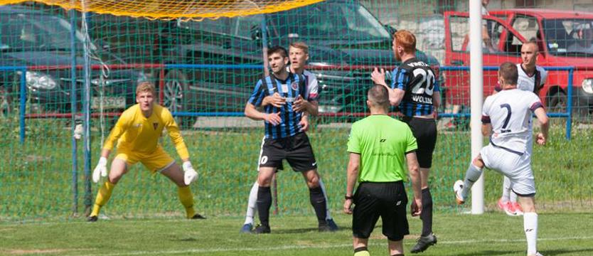 Piłka nożna. ZZPN transmituje mecz na szczycie IV ligi