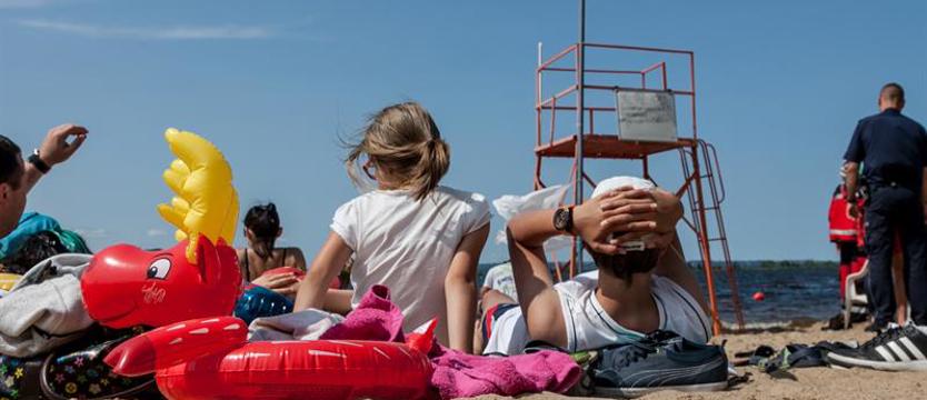 Pod specjalnym nadzorem. Jezioro Dąbie nadal z zakazem kąpieli