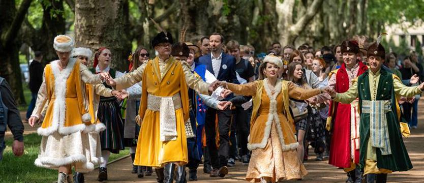 Poloneza czas zacząć! Nie tylko taniec, ale również akademickie miasteczko