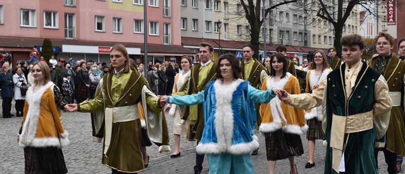 Stargard bez tradycyjnego poloneza. Zawiedzione nadzieje i łzy najmłodszych