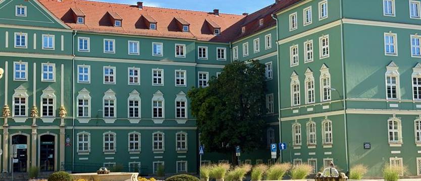 Sprawy związane z rejestracją pojazdów. W wakacyjne czwartki dłużej