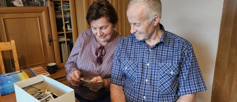 Kim jesteśmy? Patrząc przez kuchenne okno