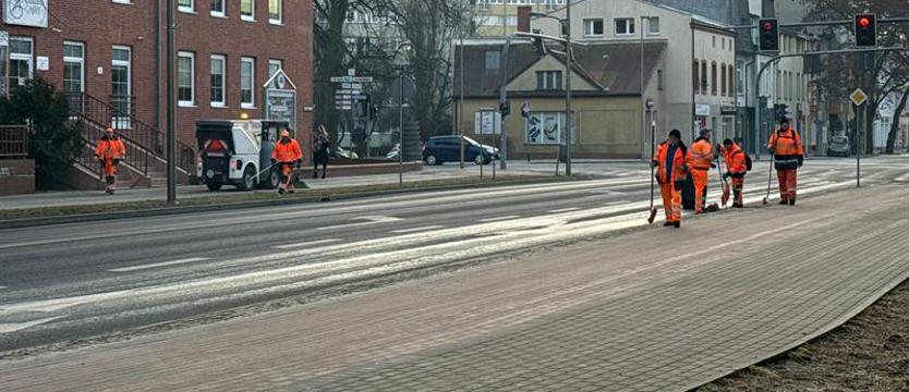 Wielkie sprzątanie w Świnoujściu. Setki ton piasku po zimie
