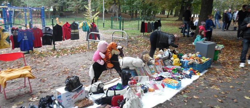 Sobota w parku Chopina. Pchli targ i festyn pod znakiem pszczoły