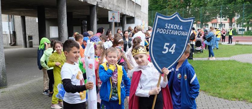 Król Maciuś I w Szczecinie. Przeszedł kolorowy pochód bajkowych postaci