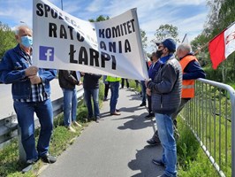 Znowu protestują w Policach w obronie Łarpi