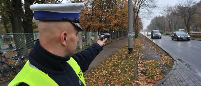 Nowe taryfy mandatów i pierwsi ukarani. Będziemy jeździć bezpieczniej?