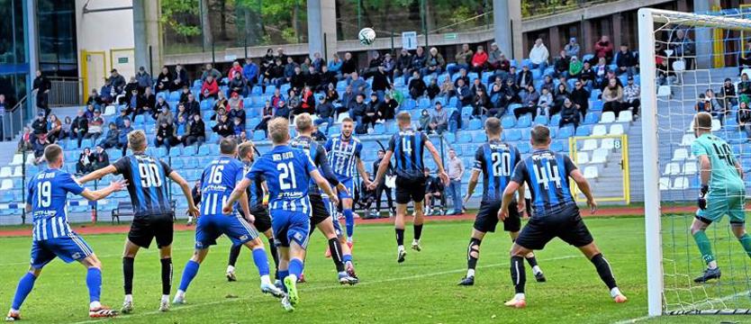 Piłka nożna. Flota podtopiona w III lidze