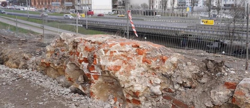 Odkryto średniowieczne mury obronne na Zamku Książąt Pomorskich