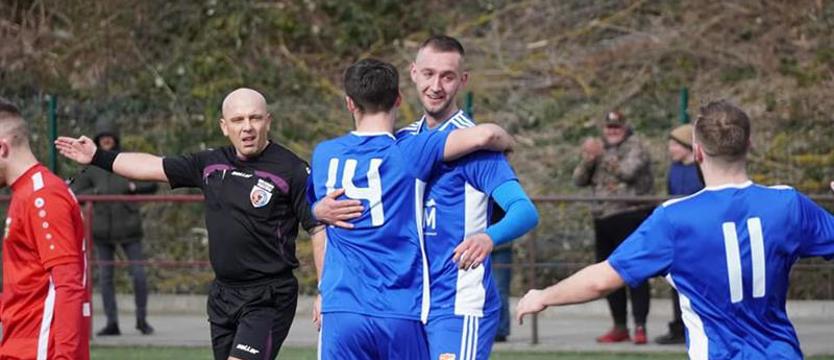 Piłka nożna. Arkonia na fali