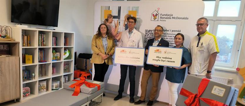 W dzień fotel, nocą posłanie. Dar dla szpitala i rodziców małych pacjentów