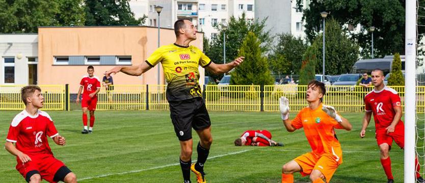 Piłka nożna. Szerszenie gromią rywali