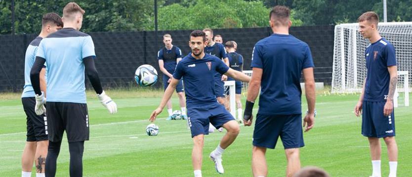 Piłka nożna. W pierwszym sparingu Pogoni zabraknie kadrowiczów i Grosika