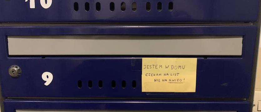 Dostał awizo zamiast przesyłki. Odbiorca był w domu i czekał