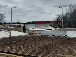 Skatepark na Majowym nabiera kształtów