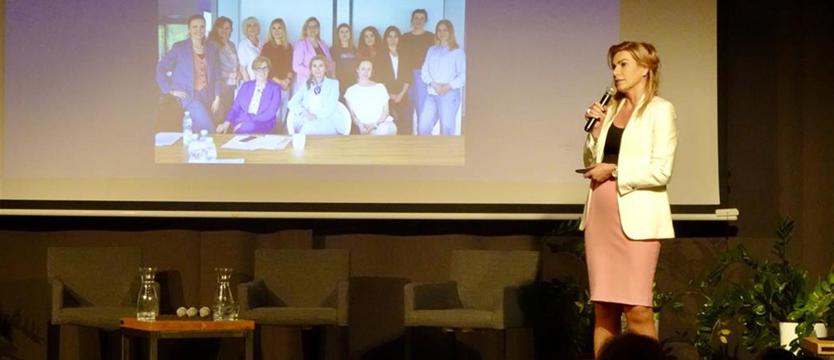 Siła kobiet w Starej Rzeźni. Trzy pokolenia, dwa światy, jedno morze