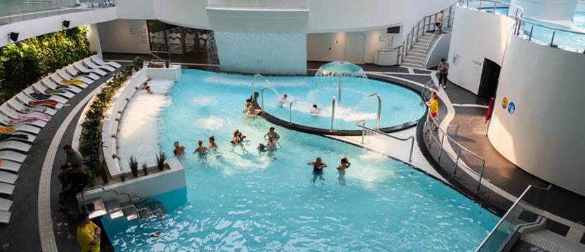 Brak rotacji, osłabienie dozoru nad basenami... Ratownicy z Fabryki Wody alarmują