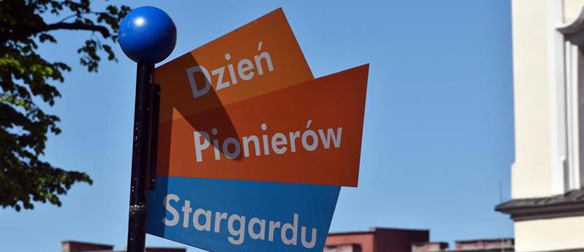 Zostać czy wracać? Plenerowa wystawa o pierwszych osadnikach