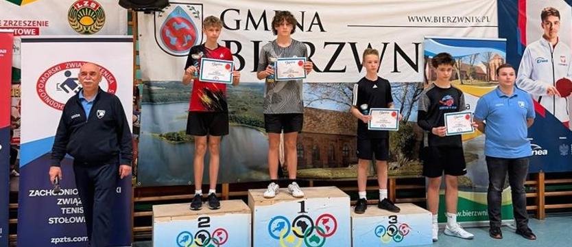 Tenis stołowy. Rywalizacja kadetów. Hubert Jamro najlepszy